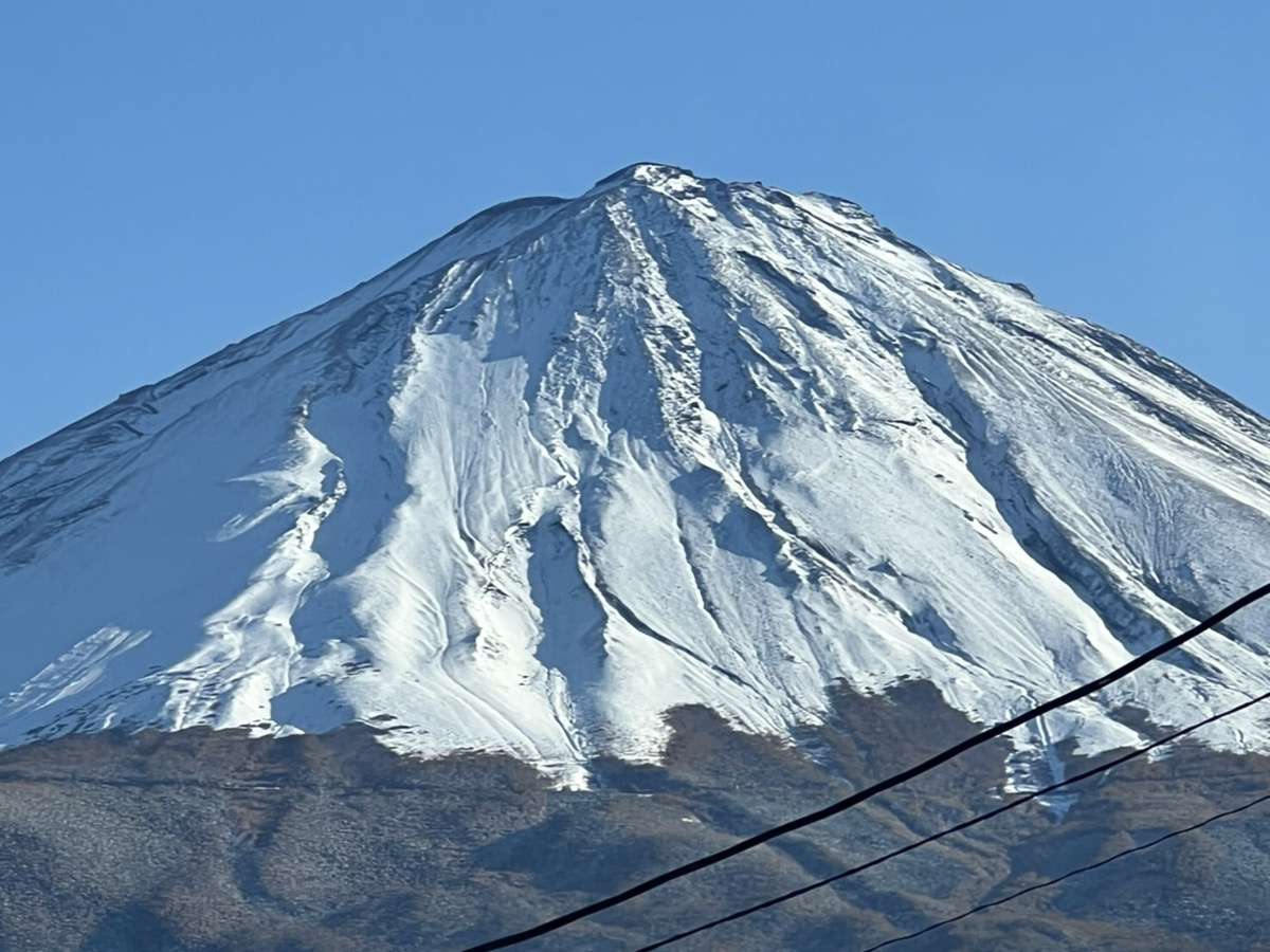 雪をまとった富士山
